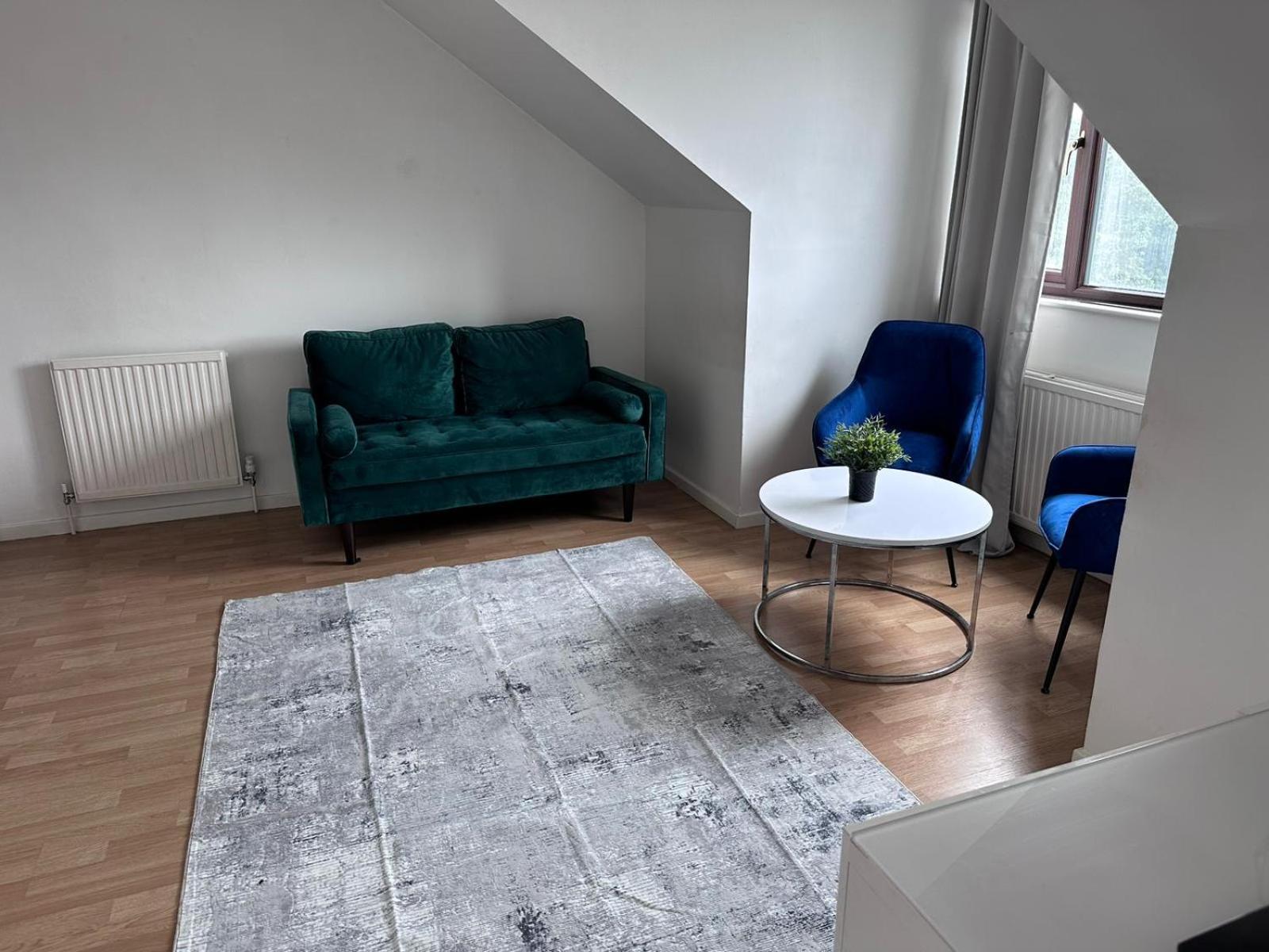 Cosy 1 Bed Appartamento *